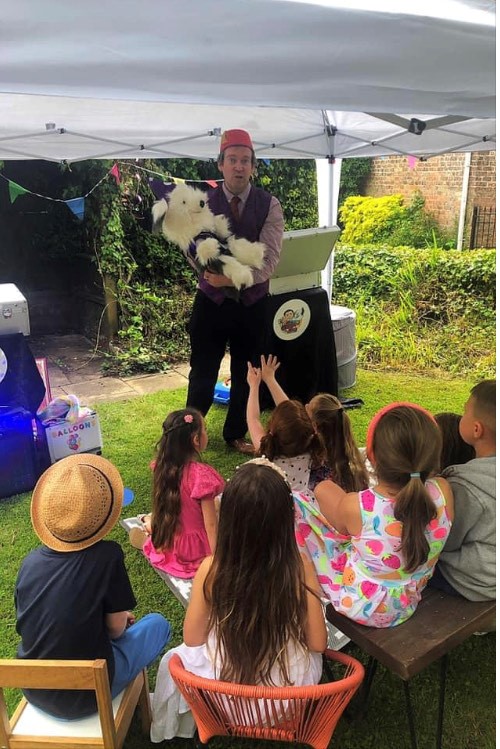 Hull Beverley Woodmansey Magician Entertainer